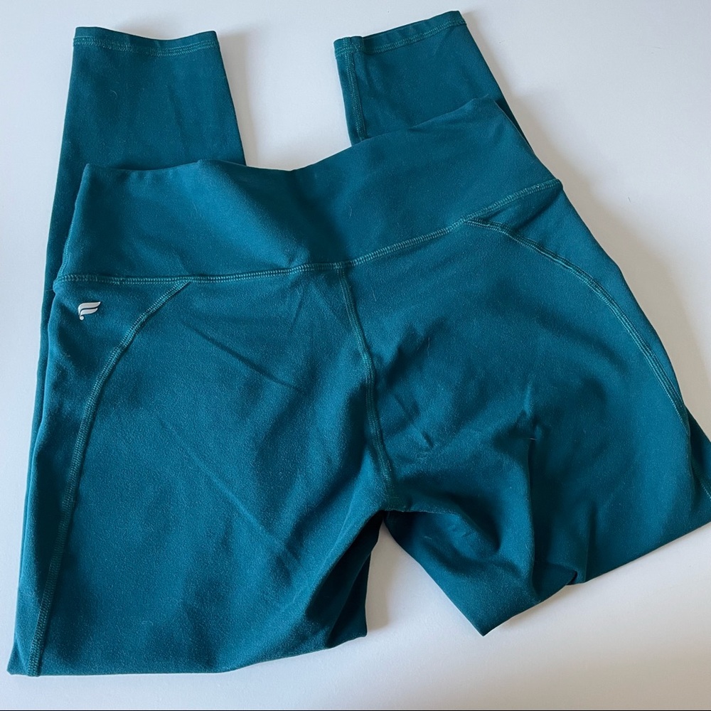 Fabletics Powerhold Legging - 7/8 length - Size L - Teal - EUC